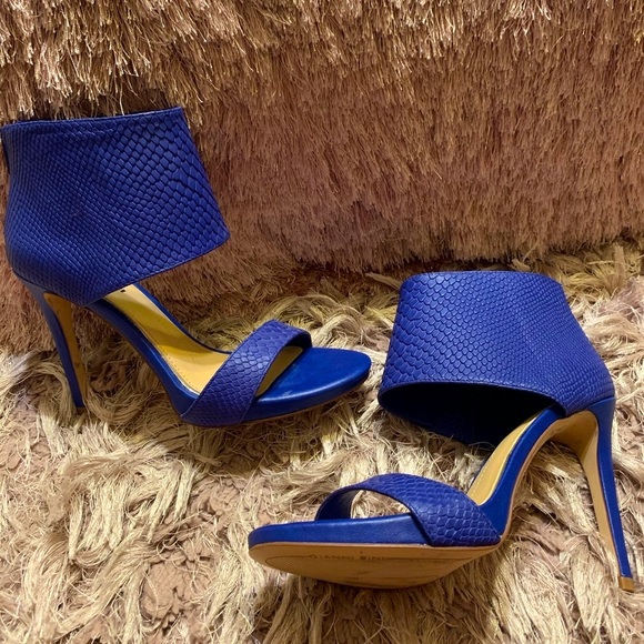 Sandal - Picture 3 of 5